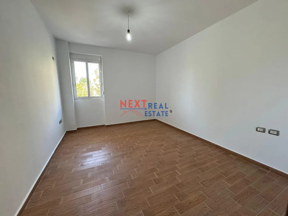 REZERVO PRONEN VETEM ME 500€! Vlore, shitet apartament 2+1+Ballkon , 106 m² 200.000 € (LUNGOMARE)