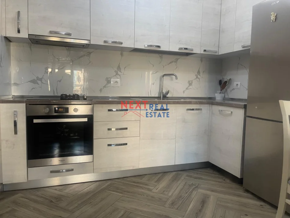 Vlore, jepet me qera apartament 1+1+Aneks+Ballkon , 450 € (BULEVARDI VLORE SKELE)