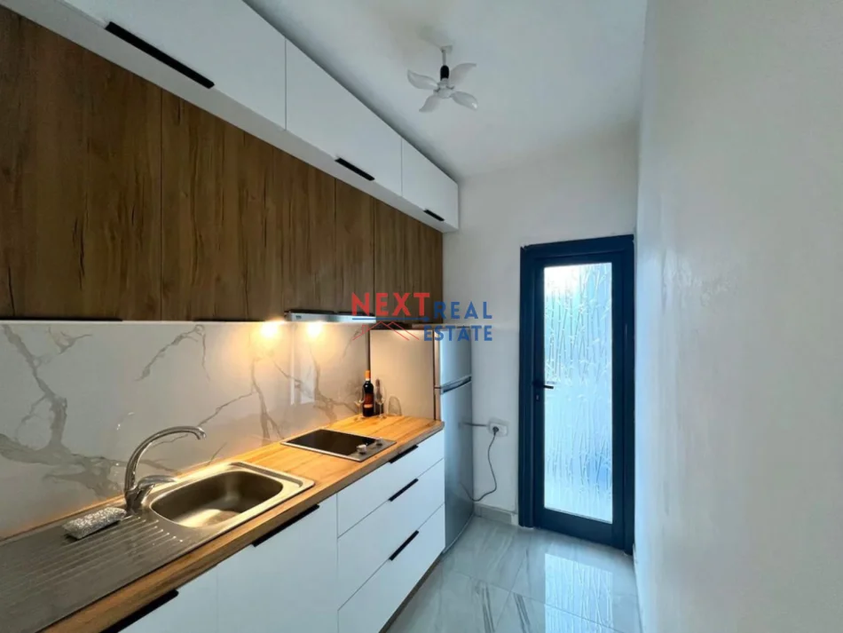 Vlore, shitet apartament 1+1+Ballkon Kati 1, 60 m²