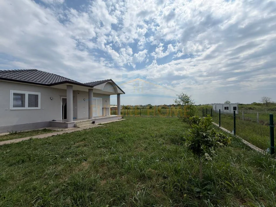 Gjiri Lalezit | Hamallaj, Shitet Shtepi Private, 1 Katshe , 500 m² 200.000 € (RROTULL , GJIRI I LALEZIT)