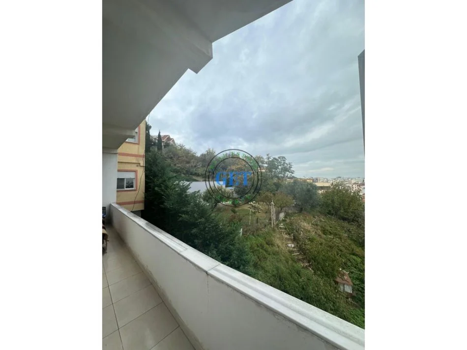 Durres, jepet me qera apartament 2+1 Kati 3, 100 m² 600 € (gjykata)