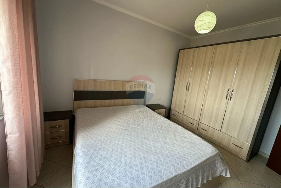 Tirane, jepet me qera apartament 1+1+Ballkon Kati 6, 70 m² 600 € 