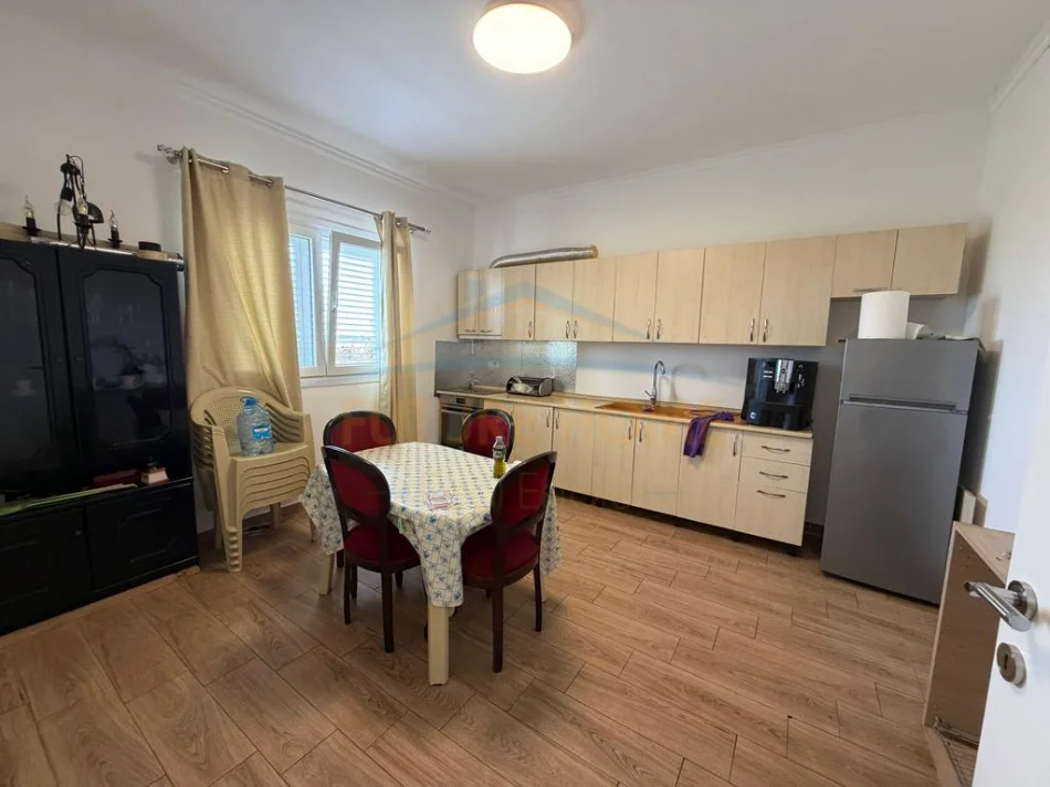 Gjiri Lalezit | Hamallaj, Shitet Shtepi Private, 1 Katshe , 500 m² 200.000 € (RROTULL , GJIRI I LALEZIT)