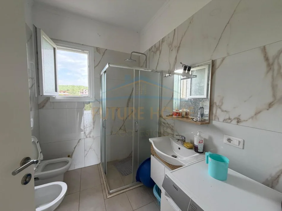 Gjiri Lalezit | Hamallaj, Shitet Shtepi Private, 1 Katshe , 500 m² 200.000 € (RROTULL , GJIRI I LALEZIT)
