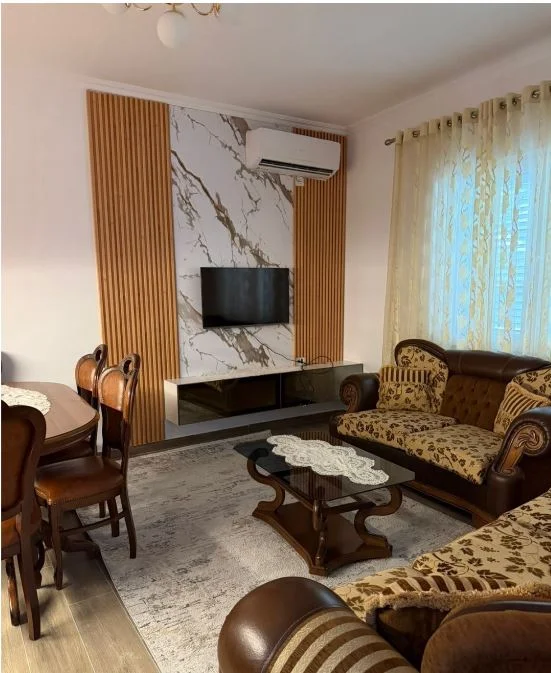 Tirane, jepet me qera shtepi 2+1 Kati 3, 99 m² 500 € (Siri Kodra)