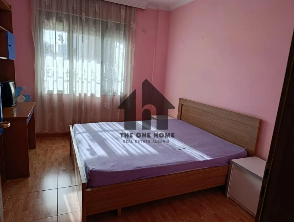 Tirane, jepet me qera apartament 2+1+Ballkon Kati 7, 70 m² 700 € (Rr Kavajes)