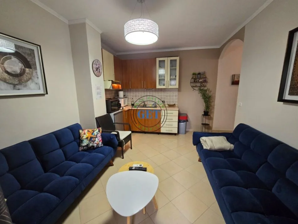 Durres, jepet me qera apartament 2+1 Kati 2, 80 m² 350 € (golem)