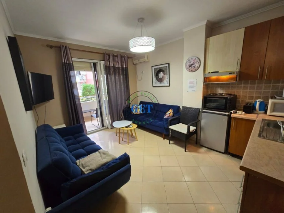 Durres, jepet me qera apartament 2+1 Kati 2, 80 m² 350 € (golem)