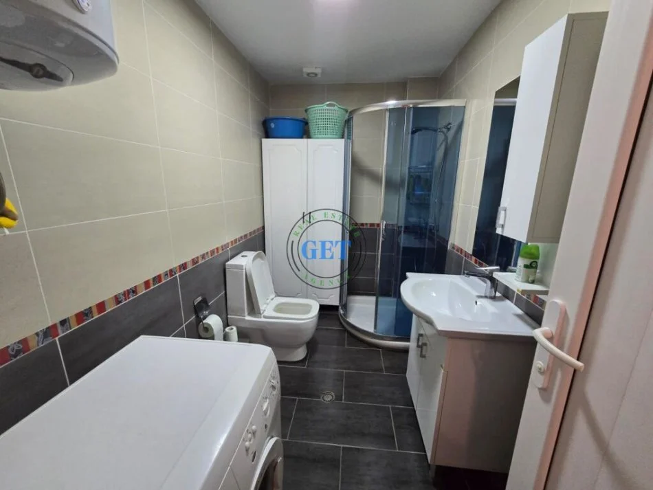 Durres, jepet me qera apartament 2+1 Kati 2, 80 m² 350 € (golem)