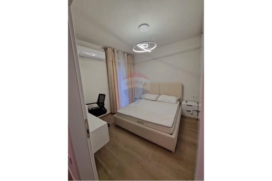 Tirane, shitet apartament 1+1+Aneks+Ballkon Kati 4, 70 m² 124.900 € (Tirana Golden Park)