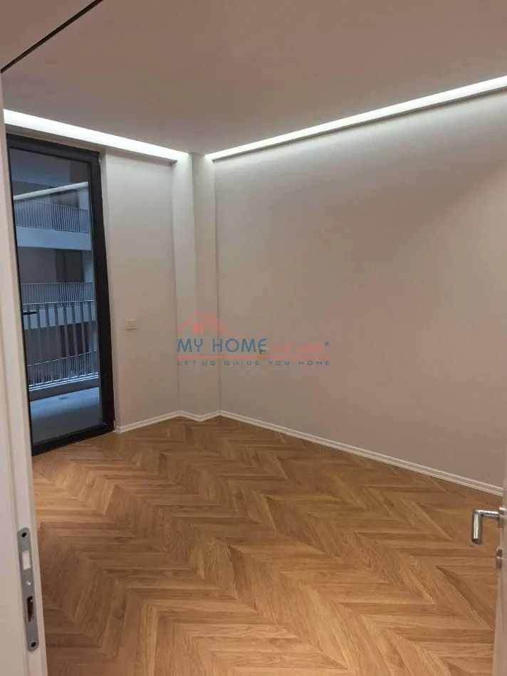 Tirane, jepet me qera zyre Kati 3, 116 m² 1.000 € (Mine Peza)