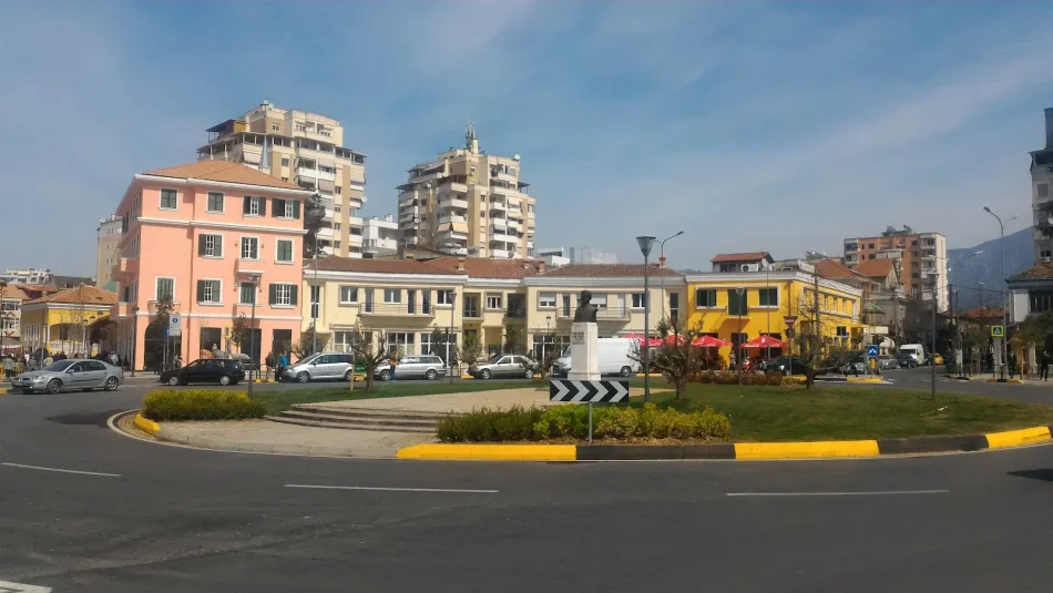 Tirane, shitet 2+1 Kati 1, 70 m² 400.000 €