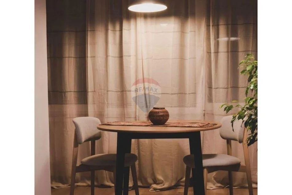 Tirane, jepet me qera apartament 1+1 Kati 4, 60 m² 650 € (Rruga Fortuzi)