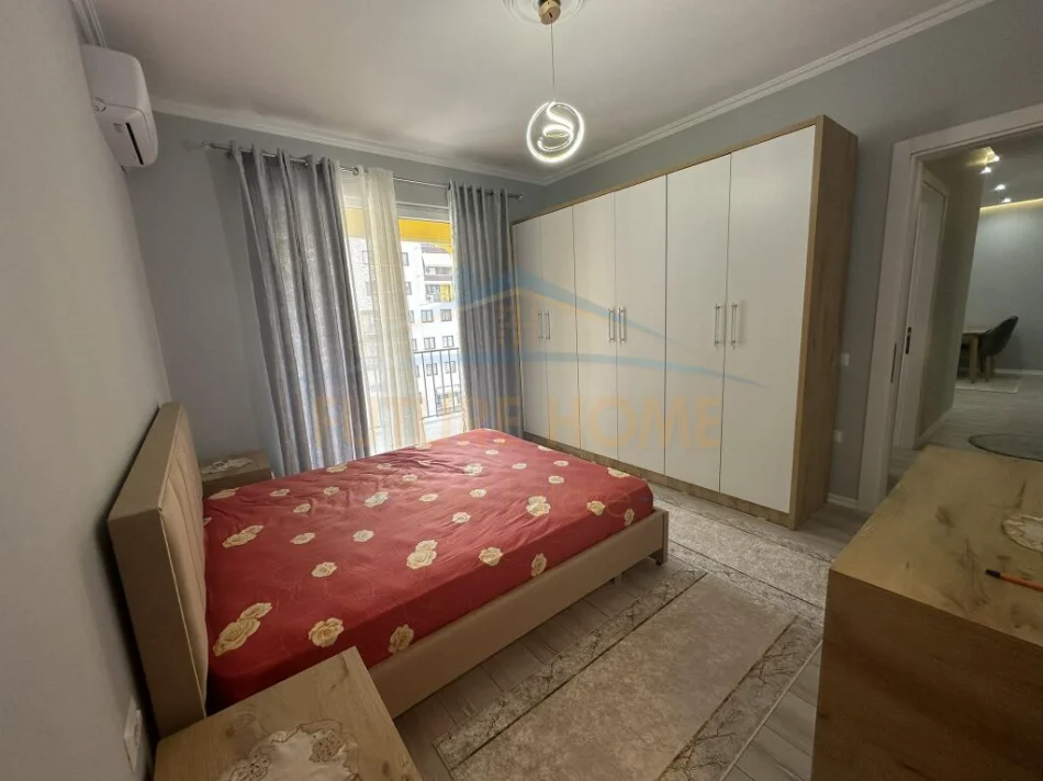 Tirane, jepet me qera apartament 2+1+2+PARKIM , Kati 6, 103 m² 650 € (GRAND GALLERY , Yzberisht)