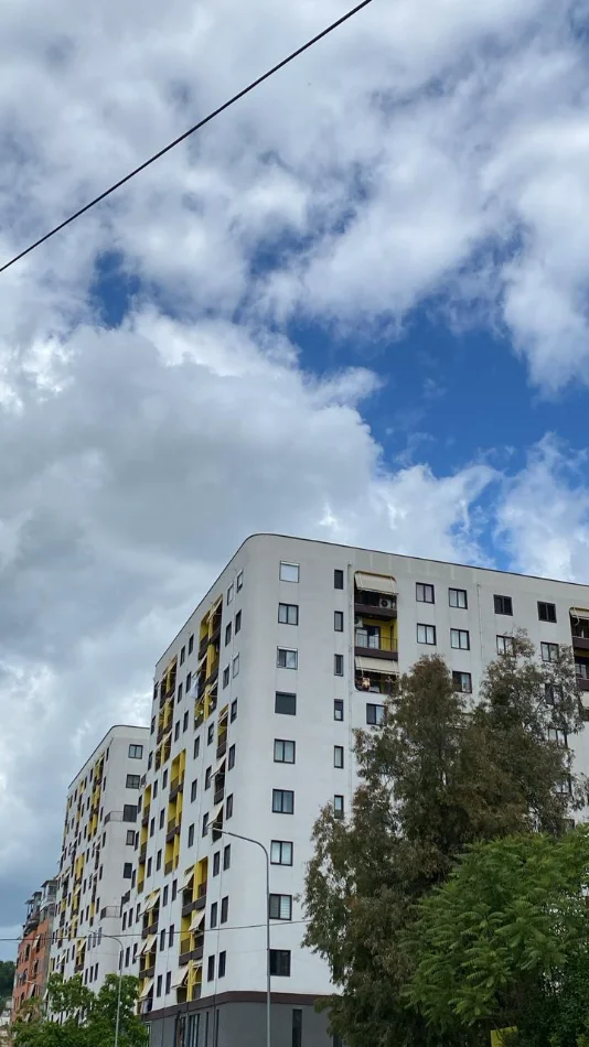 Tirane, jepet me qera zyre , 86 m² 1.500 € (Pranë Grand Gallery)