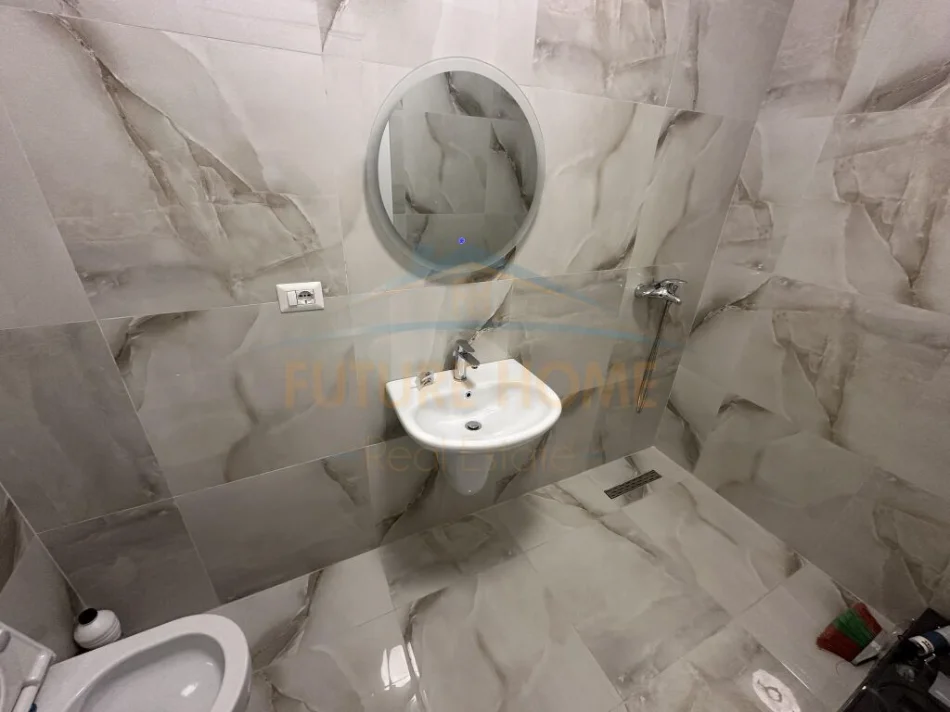 Tirane, jepet me qera apartament 2+1+2+PARKIM , Kati 6, 103 m² 650 € (GRAND GALLERY , Yzberisht)