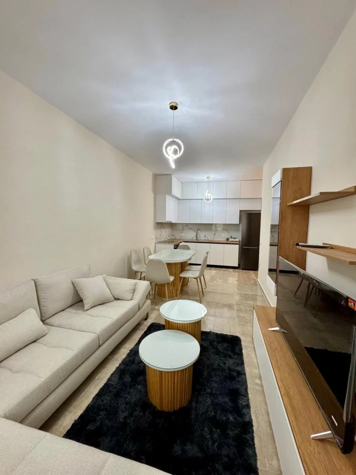 Tirane, jepet me qera apartament 2+1 Kati 5, 92 m² 600 € (GRAND GALERY)