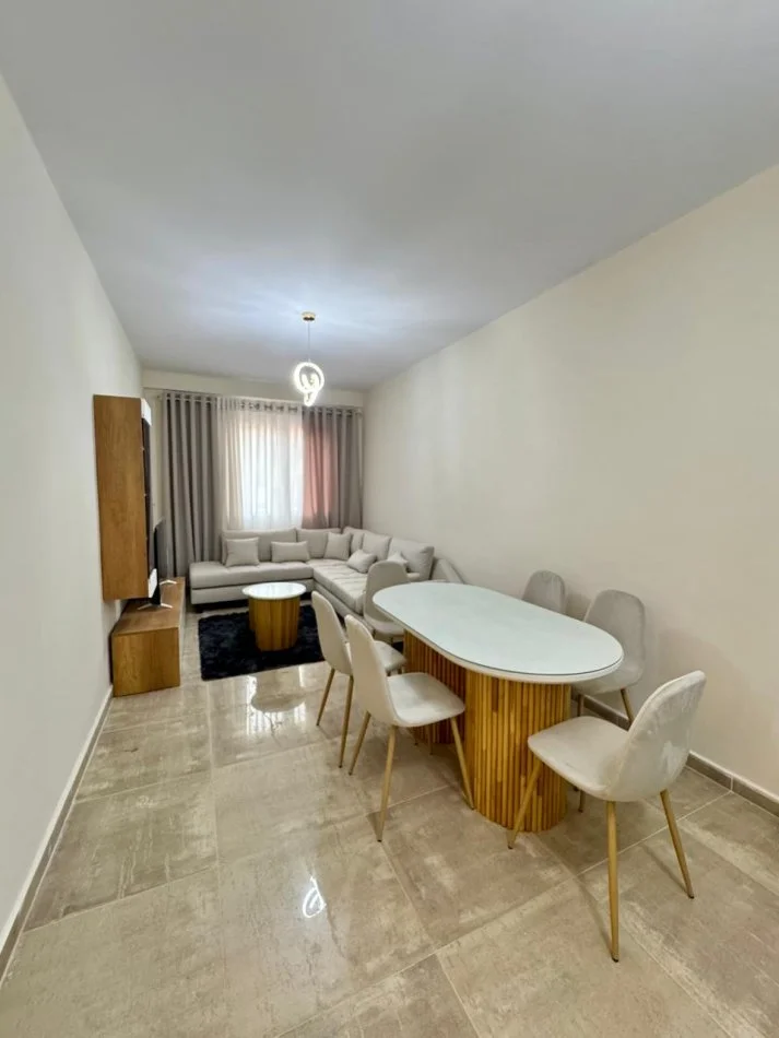 Tirane, jepet me qera apartament 2+1 Kati 5, 92 m² 600 € (GRAND GALERY)