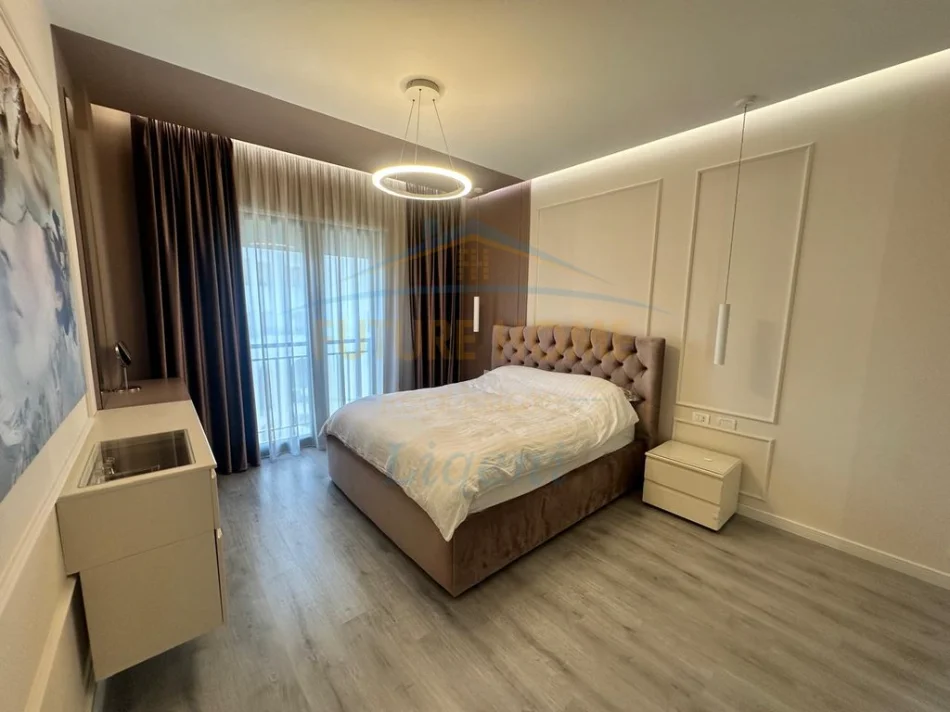 Tirane, jepet me qera apartament 2+1+PARKIM , Kati 3, 92 m² 850 € (GREEN CITY , UNAZA E RE)