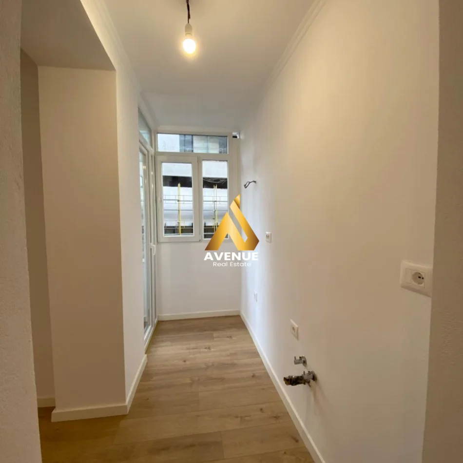 Tirane, shitet apartament 2+1+Ballkon Kati 2, 85 m² 185.000 € (rruga e durresit)