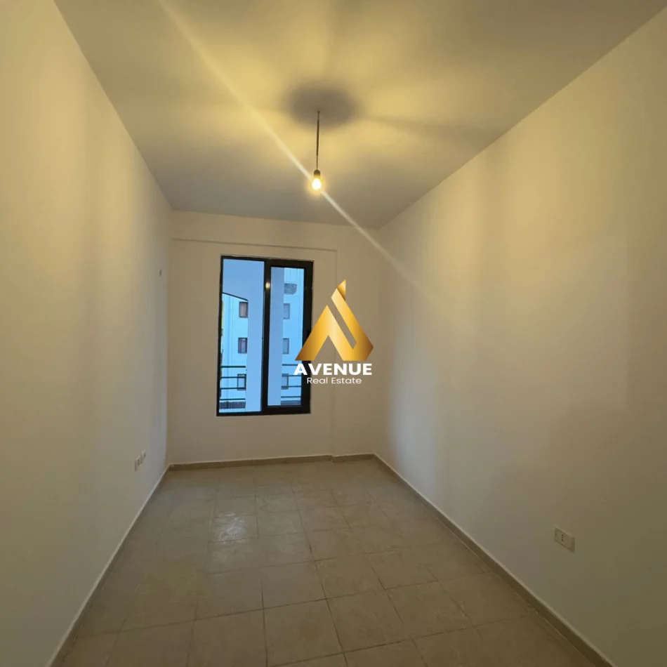 Tirane, shitet apartament 2+1+Ballkon Kati 4, 92 m² 122.000 € (rruga migjeni)