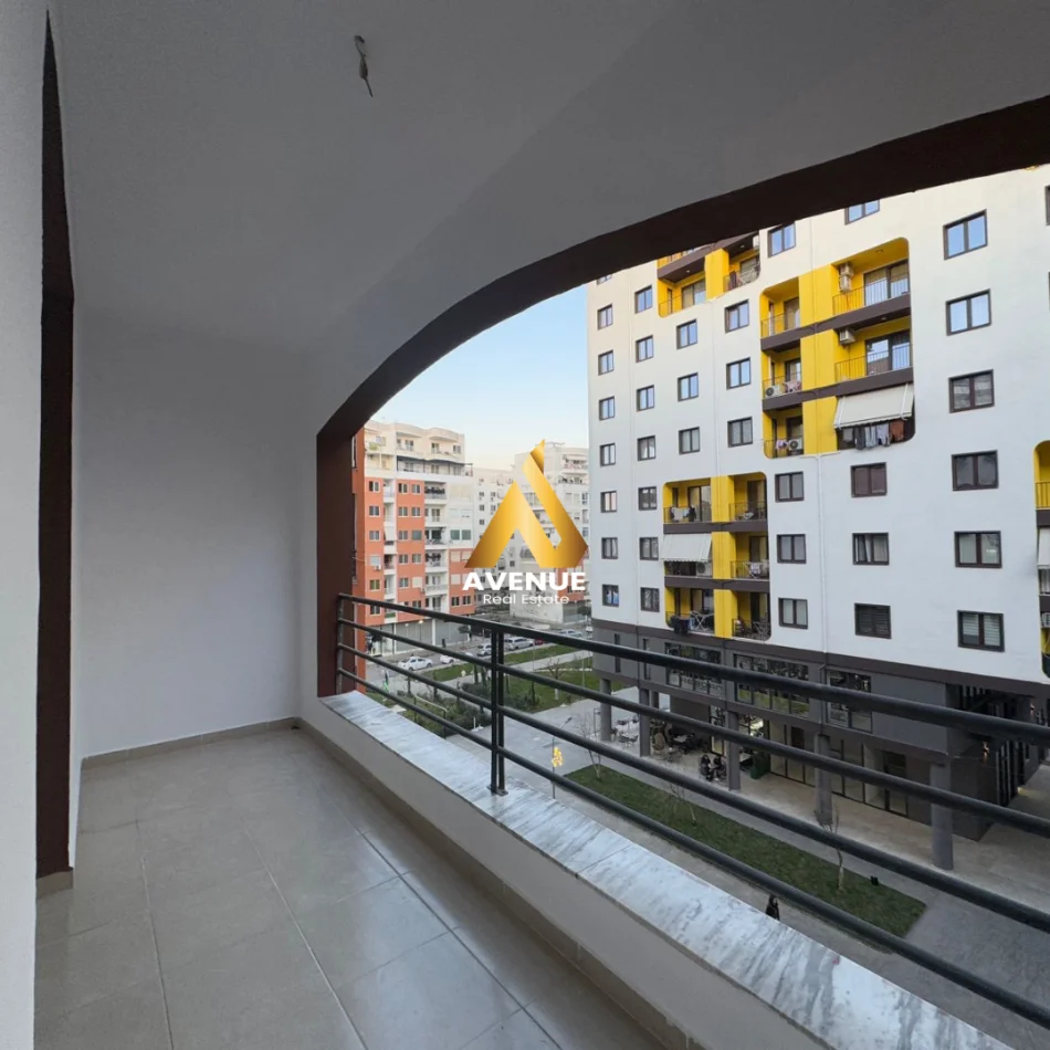 Tirane, shitet apartament 2+1+Ballkon Kati 4, 92 m² 122.000 € (rruga migjeni)