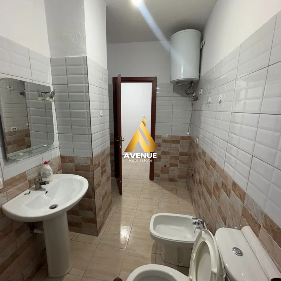 Tirane, shitet apartament 2+1+Ballkon Kati 4, 92 m² 122.000 € (rruga migjeni)