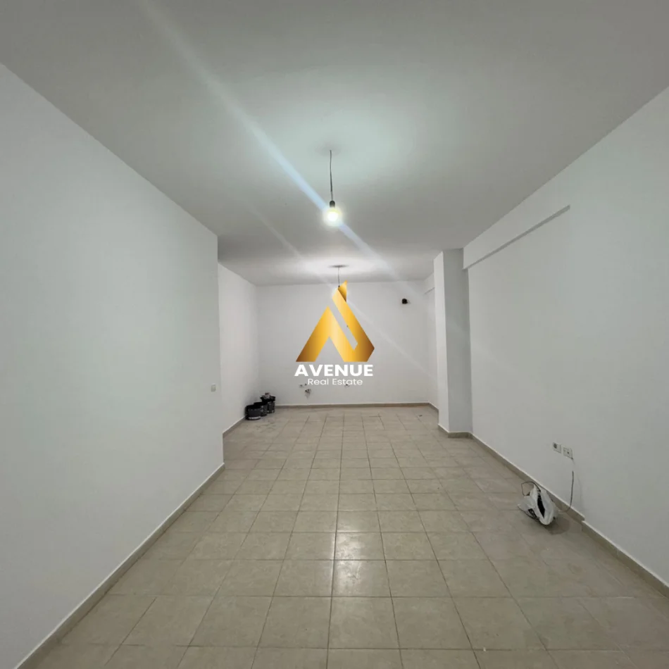 Tirane, shitet apartament 2+1+Ballkon Kati 4, 92 m² 122.000 € (rruga migjeni)