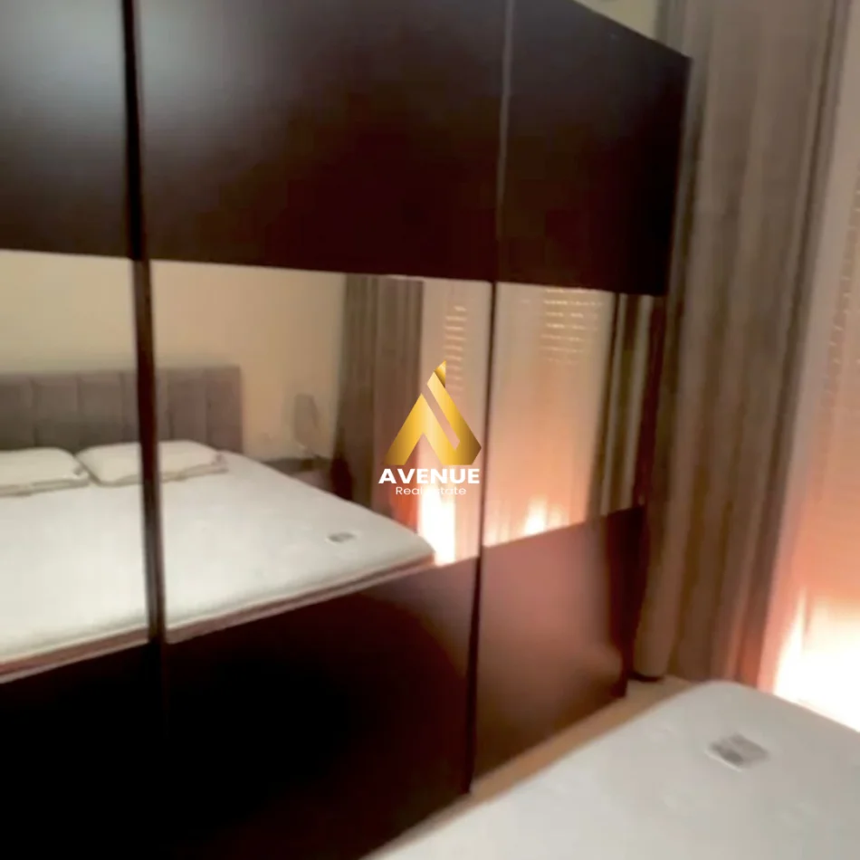 Tirane, jepet me qera apartament 1+1+Ballkon Kati 2, 80 m² 700 € (shyqyri brari)