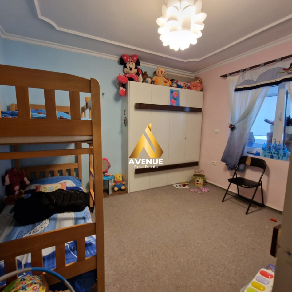 Tirane, jepet me qera apartament 2+1+Ballkon Kati 3, 90 m² 800 € (irfan tomini)