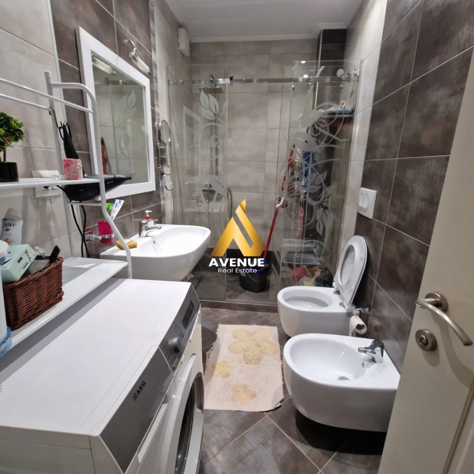 Tirane, jepet me qera apartament 2+1+Ballkon Kati 3, 90 m² 700 € (irfan tomini)