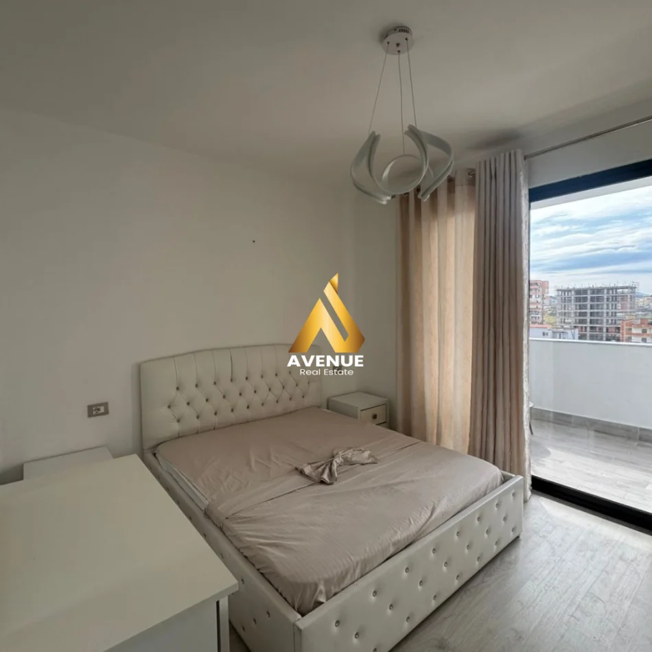 Tirane, jepet me qera apartament 1+1+Ballkon Kati 4, 70 m² 500 € (sokrat miho)