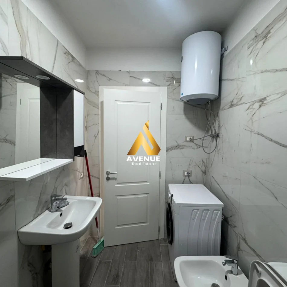 Tirane, jepet me qera apartament 1+1+Ballkon Kati 4, 70 m² 500 € (sokrat miho)