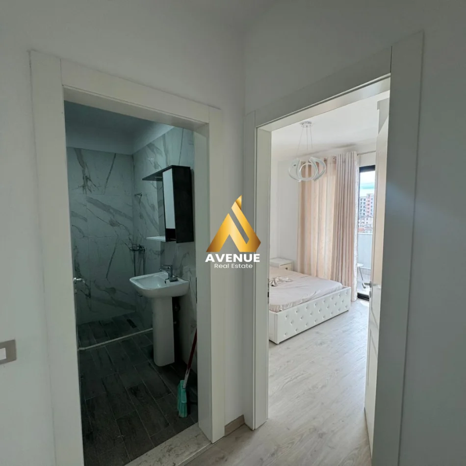 Tirane, jepet me qera apartament 1+1+Ballkon Kati 4, 70 m² 500 € (sokrat miho)