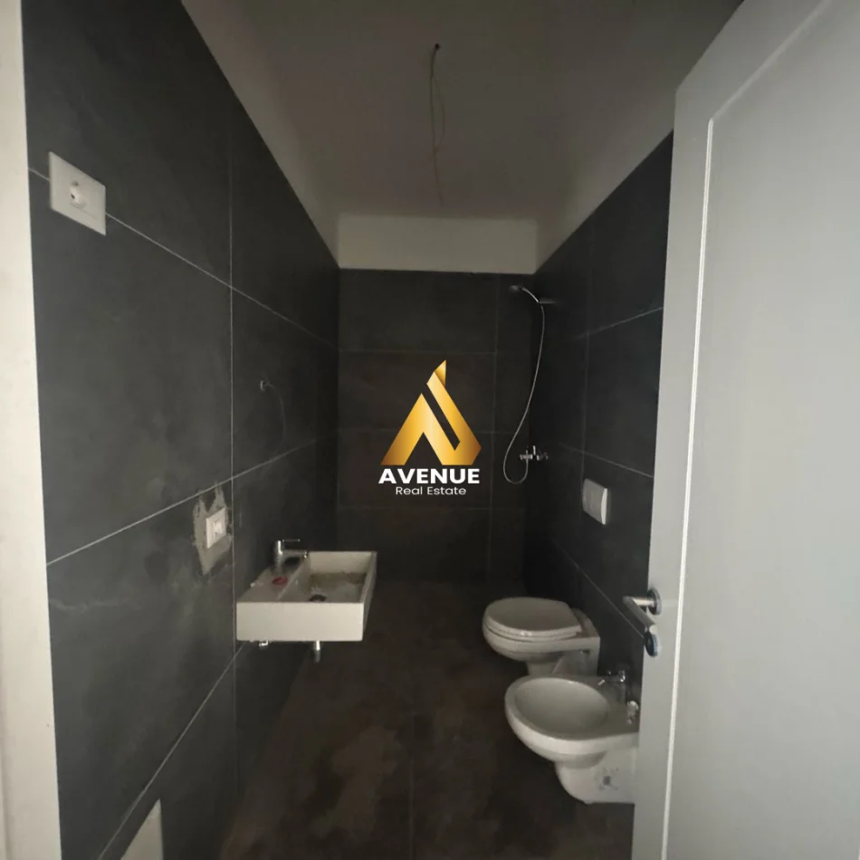 Tirane, shitet apartament 3+1+Ballkon Kati 2, 147 m² 257.000 € (filip jano)