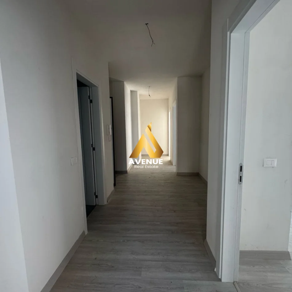 Tirane, shitet apartament 3+1+Ballkon Kati 2, 147 m² 257.000 € (filip jano)
