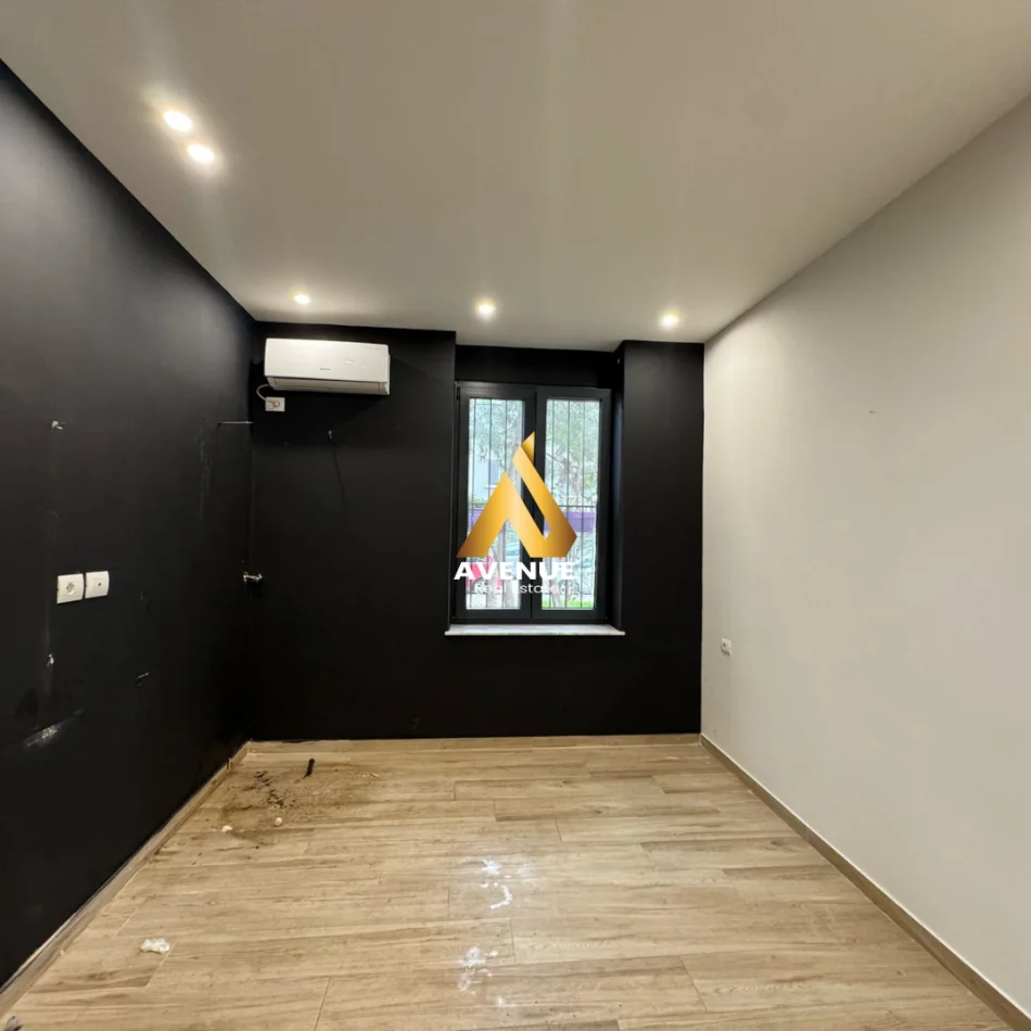 Tirane, jepet me qera zyre Kati 0, 50 m² 700 € (emin duraku)