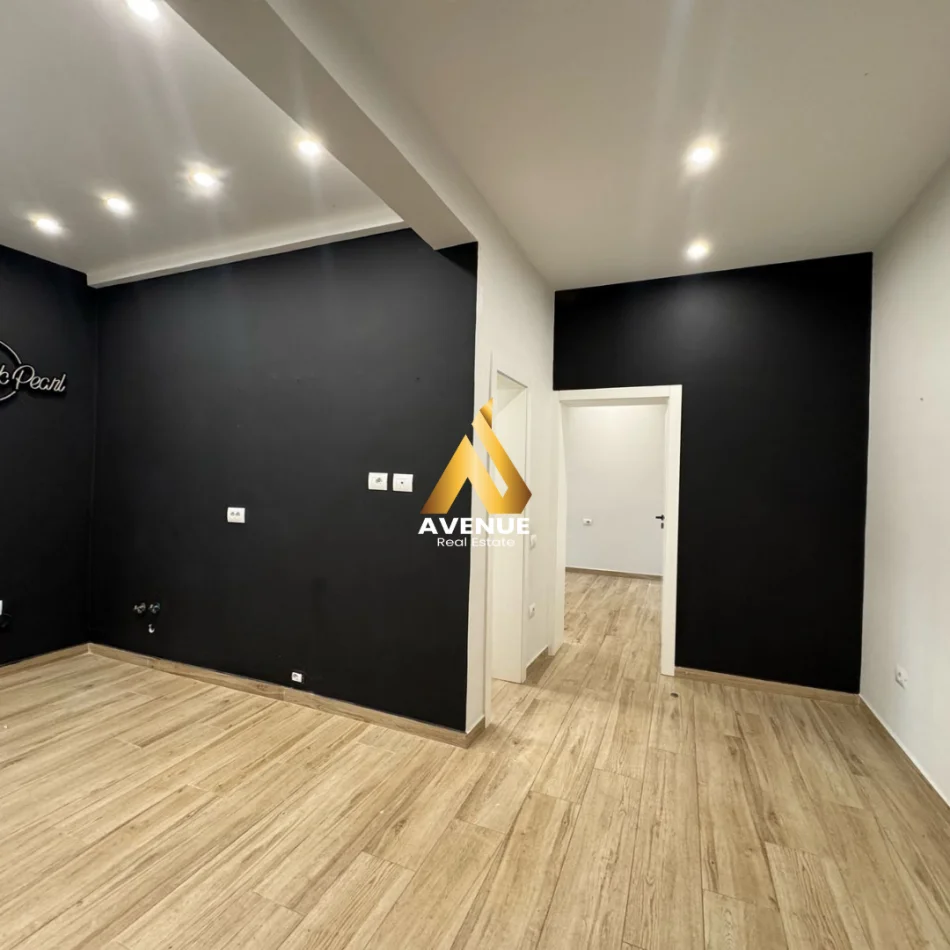 Tirane, jepet me qera zyre Kati 0, 50 m² 700 € (emin duraku)