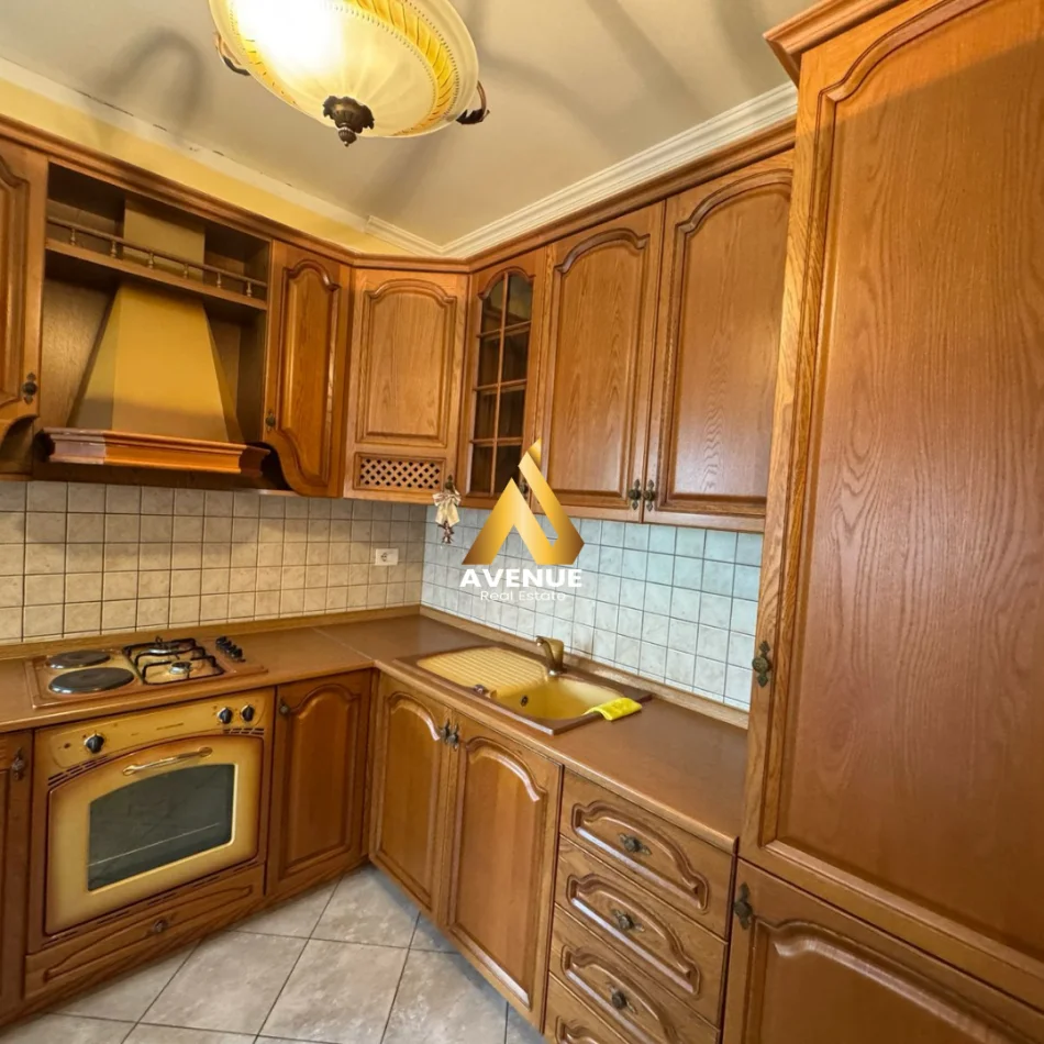 Tirane, jepet me qera apartament 1+1+Ballkon Kati 6, 70 m² 1.000 € (RRUGA ELBASANIT)