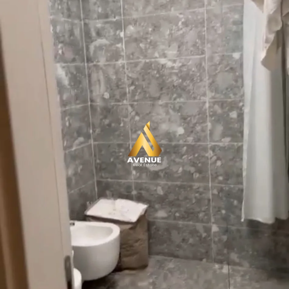 Tirane, shitet apartament 1+1+Ballkon Kati 5, 65 m² 104.000 € (fusha e aviacionit)