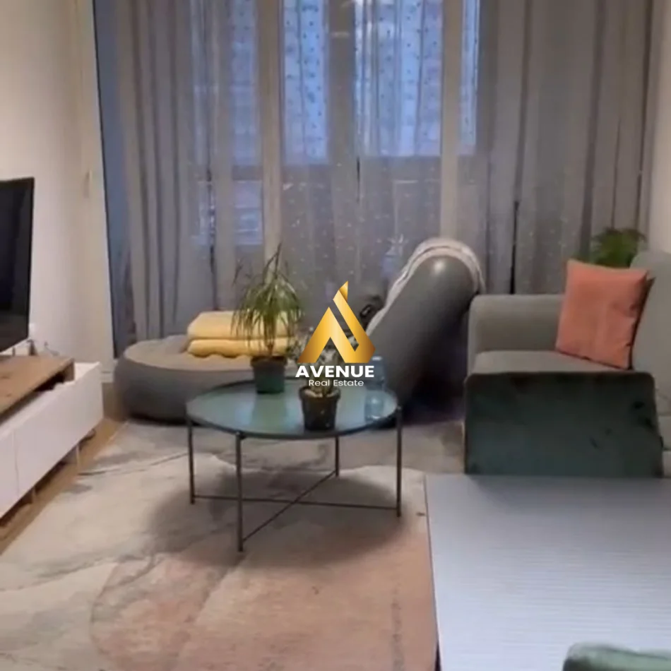 Tirane, shitet apartament 1+1+Ballkon Kati 5, 65 m² 104.000 € (fusha e aviacionit)