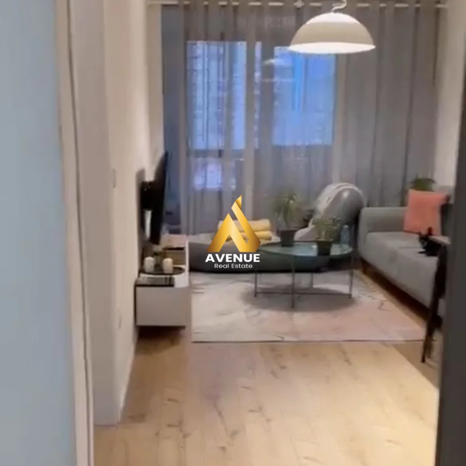 Tirane, shitet apartament 1+1+Ballkon Kati 5, 65 m² 104.000 € (fusha e aviacionit)