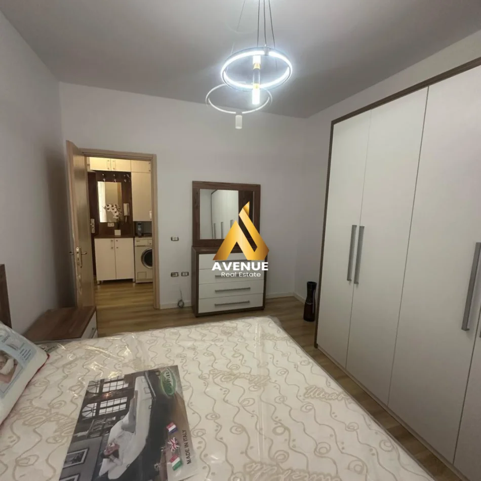 Tirane, shitet apartament 1+1+Ballkon Kati 5, 65 m² 95.000 € (misto mame)