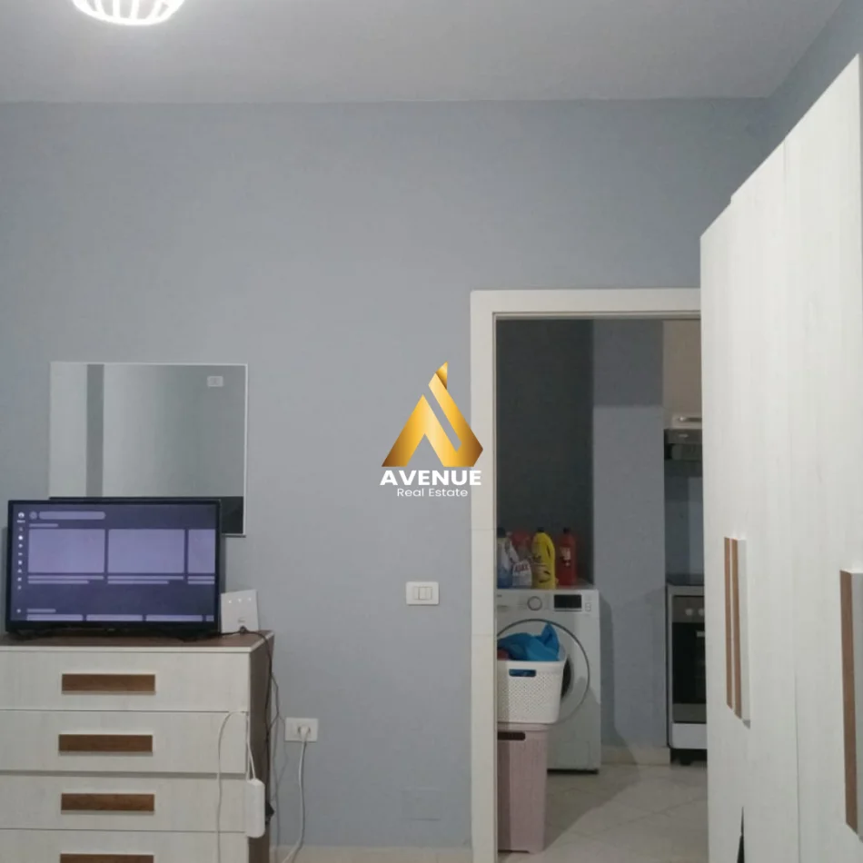 Tirane, shitet apartament 1+1+Ballkon Kati 5, 74 m² 95.000 € (sokrat caci)