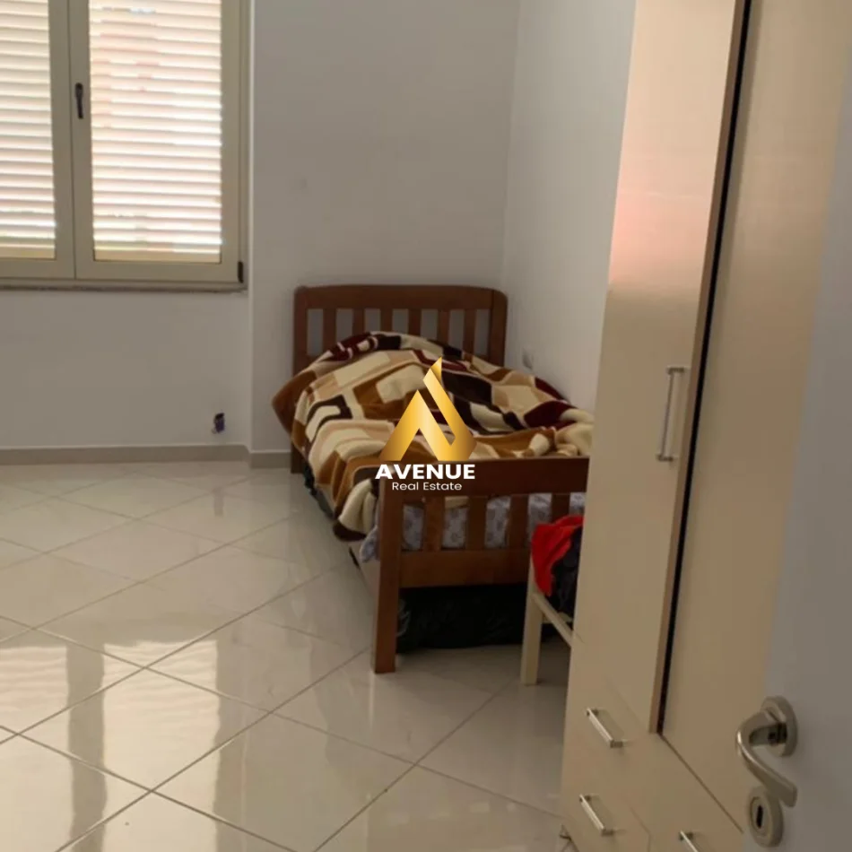 Tirane, shitet apartament 1+1+Ballkon Kati 3, 84 m² 109.000 € (konferenca e pezes)