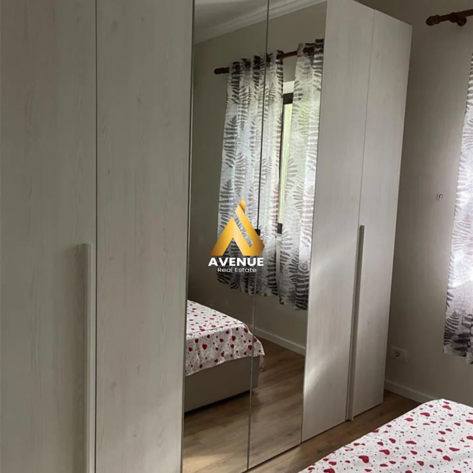 Tirane, jepet me qera apartament 1+1+Ballkon Kati 1, 70 m² 450 € (restorant durresi)