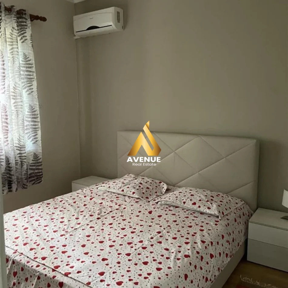 Tirane, jepet me qera apartament 1+1+Ballkon Kati 1, 70 m² 450 € (restorant durresi)