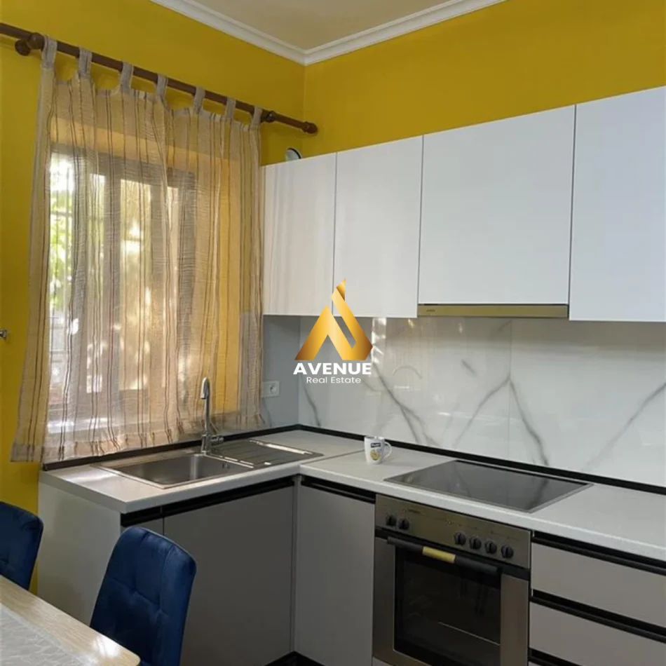 Tirane, jepet me qera apartament 1+1+Ballkon Kati 1, 70 m² 450 € (restorant durresi)