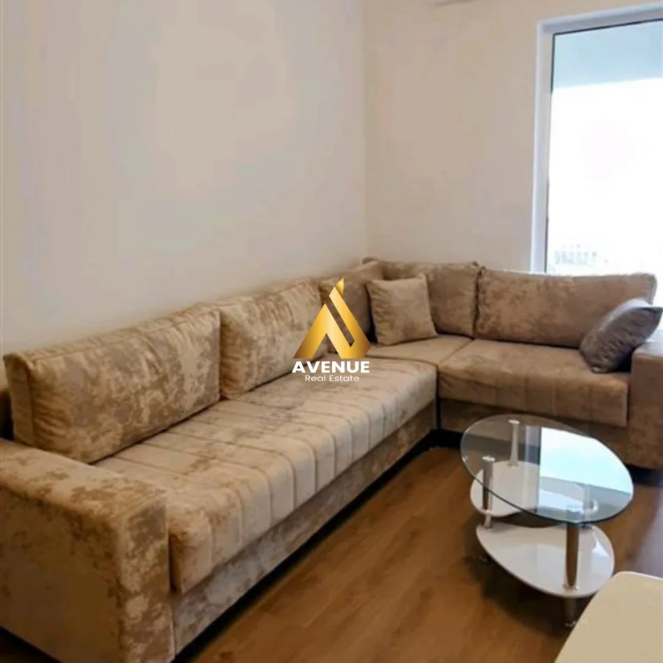 Tirane, jepet me qera apartament 1+1+Ballkon Kati 5, 65 m² 450 € (pasho hysa)