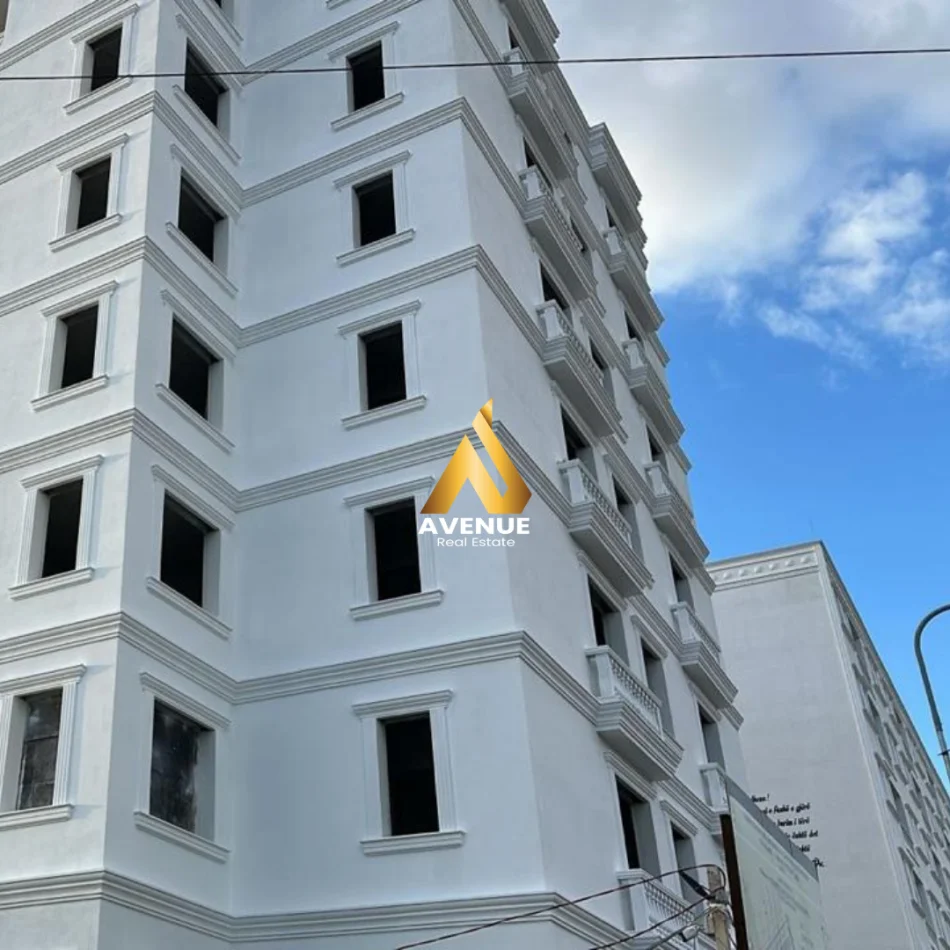 Tirane, shitet apartament 1+1+Ballkon Kati 4, 85 m² 67.300 € (azem galica)
